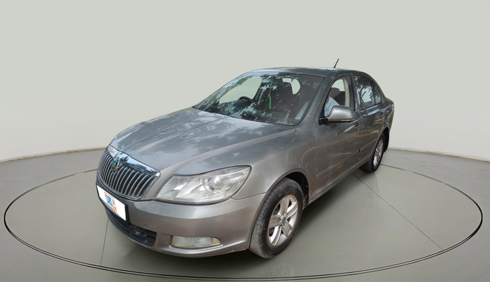 2013 Skoda Laura AMBITION 2.0 TDI CR MT, Diesel, Manual, 1,06,388 km, exterior