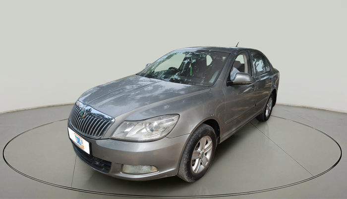 2013 Skoda Laura AMBITION 2.0 TDI CR MT, Diesel, Manual, 1,06,388 km, exterior