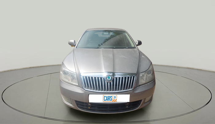 2013 Skoda Laura AMBITION 2.0 TDI CR MT, Diesel, Manual, 1,06,388 km, exterior