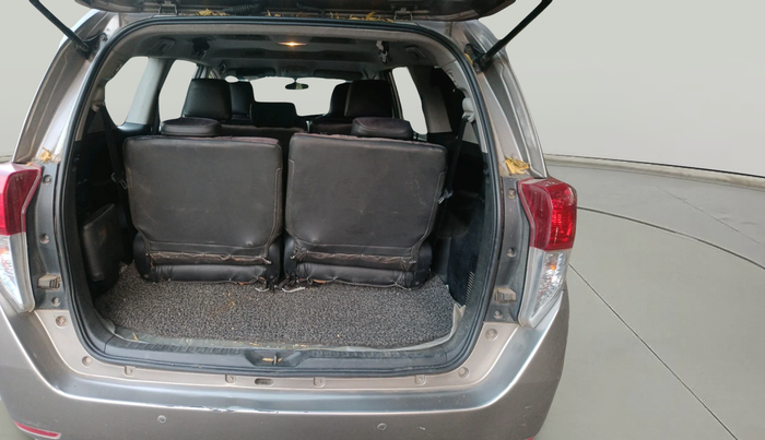 2017 Toyota Innova Crysta 2.4 GX 8 STR, Diesel, Manual, 1,67,706 km, exterior