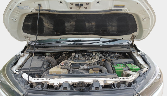 2017 Toyota Innova Crysta 2.4 GX 8 STR, Diesel, Manual, 2,51,260 km, exterior