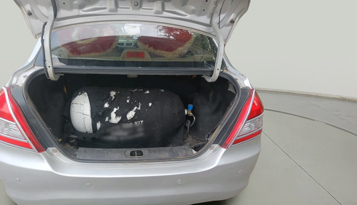 2015 Maruti Swift Dzire ZXI, CNG, Manual, 1,75,742 km, exterior