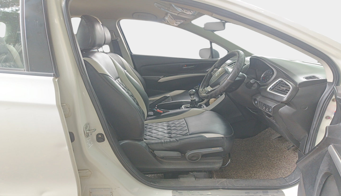 2015 Maruti S Cross ALPHA 1.6, Diesel, Manual, 92,962 km, interior