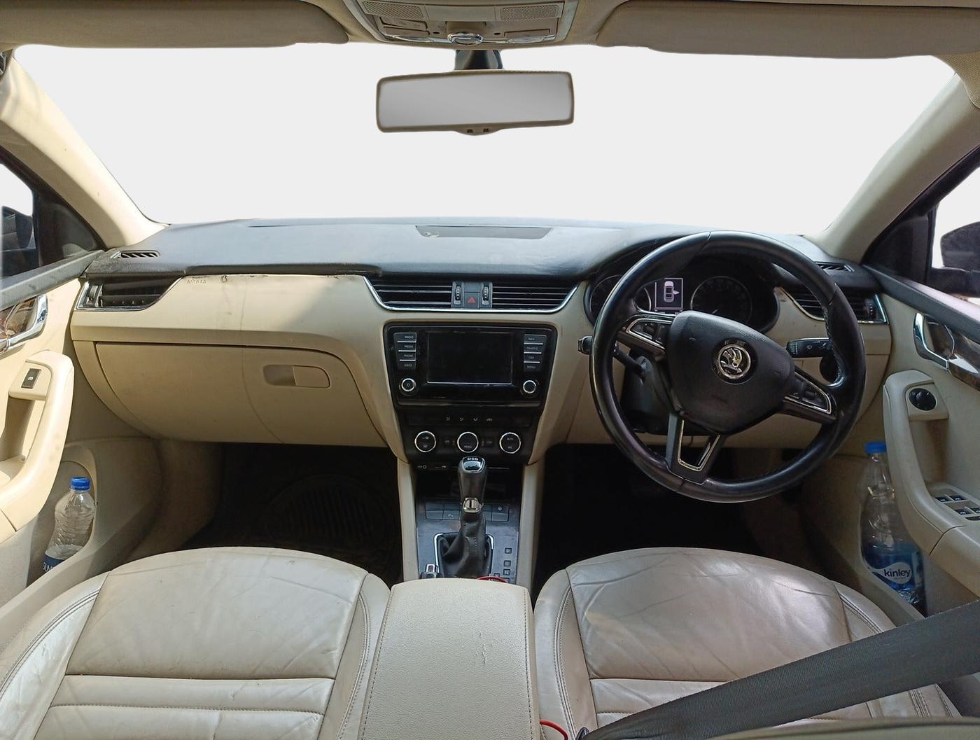 2017 Skoda Octavia 2.0 TDI CR STYLE PLUS AT, Diesel, Automatic, 12,80,000 km, interior