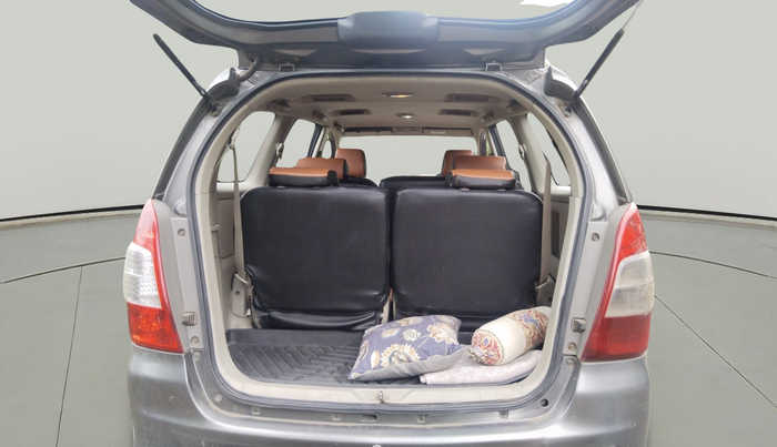 2012 Toyota Innova GX 2.5 8 STR, Diesel, Manual, 1,48,300 km, exterior