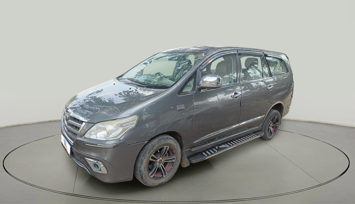 2013 Toyota Innova 2.5 GX 7 STR, Diesel, Manual, 1,97,430 km, exterior