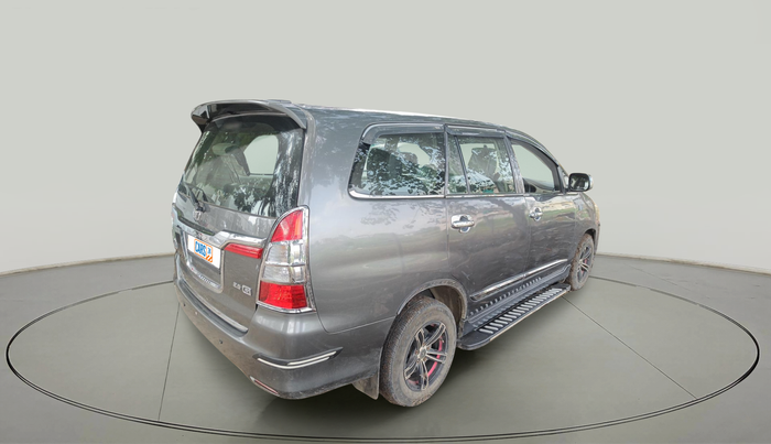 2013 Toyota Innova 2.5 GX 7 STR, Diesel, Manual, 1,97,430 km, exterior