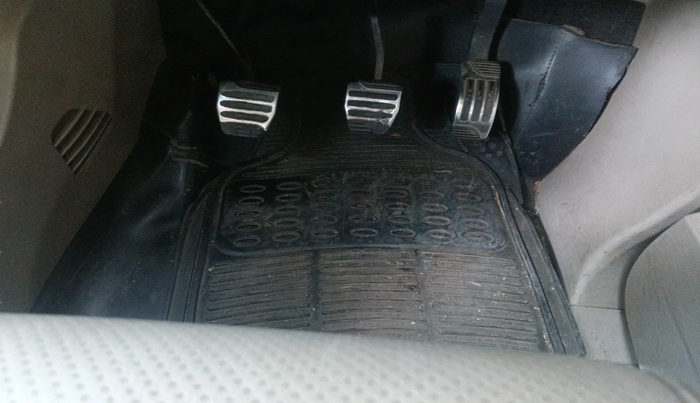 2015 Mahindra XUV500 W10, Diesel, Manual, 1,25,784 km, interior