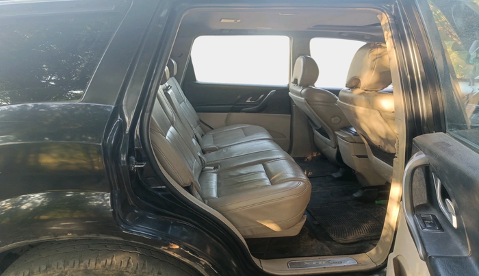 2015 Mahindra XUV500 W10, Diesel, Manual, 1,25,784 km, interior