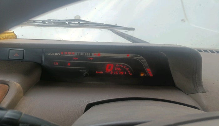 2013 Mahindra Bolero ZLX BS-III, Diesel, Manual, 3,15,791 km, interior