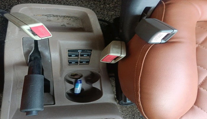 2013 Mahindra Bolero ZLX BS-III, Diesel, Manual, 3,15,791 km, interior