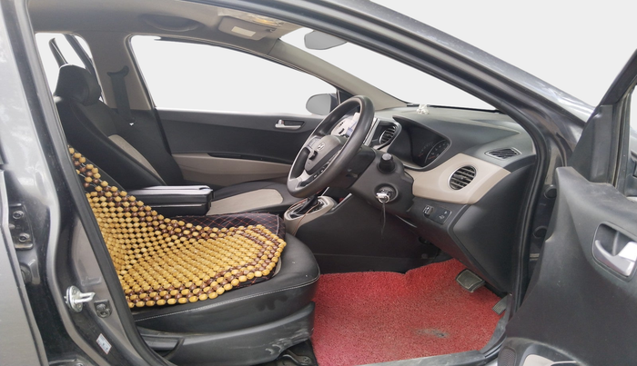 2017 Hyundai Grand i10 SPORTZ (O) AT 1.2 KAPPA VTVT, Petrol, Automatic, 1,23,456 km, interior