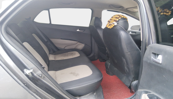 2017 Hyundai Grand i10 SPORTZ (O) AT 1.2 KAPPA VTVT, Petrol, Automatic, 1,23,456 km, interior