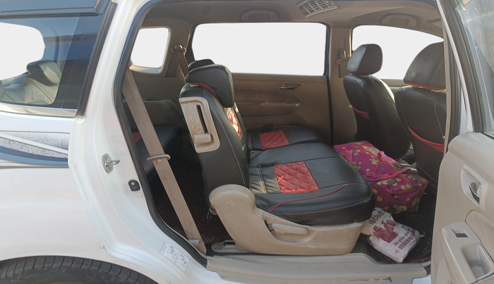 2015 Maruti Ertiga ZDI, Diesel, Manual, 2,73,701 km, interior