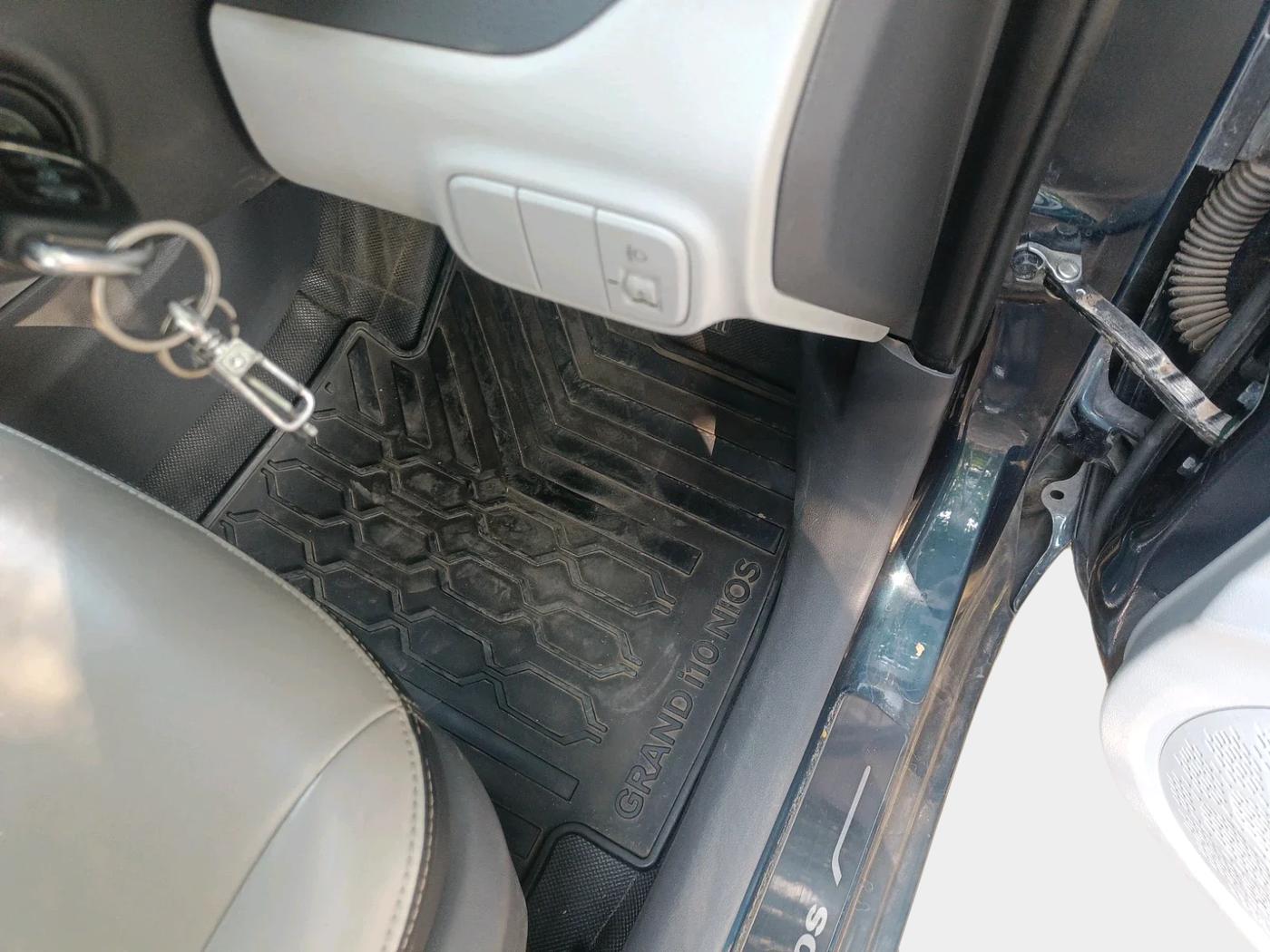 2020 Hyundai GRAND I10 NIOS SPORTZ AMT 1.2 KAPPA VTVT, Petrol, Automatic, 23,440 km, interior