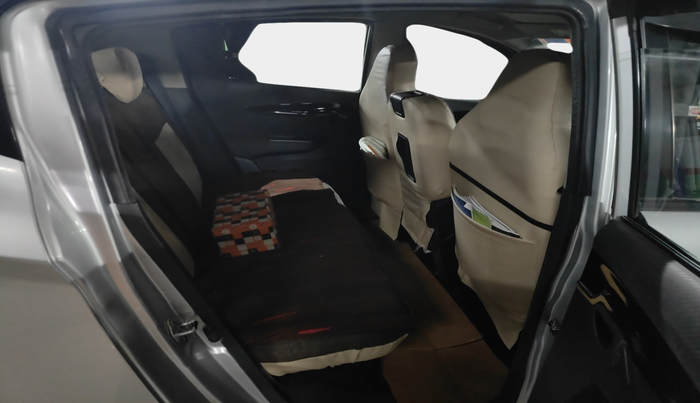 2018 Mahindra KUV 100 NXT K8 P 6 STR, Petrol, Manual, 68,697 km, interior