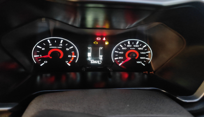 2018 Mahindra KUV 100 NXT K8 P 6 STR, Petrol, Manual, 68,697 km, interior