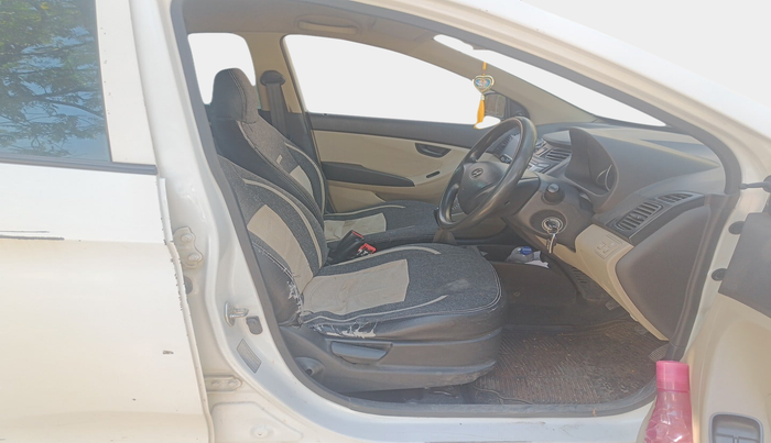 2014 Hyundai Eon MAGNA + LPG, Petrol, Manual, 1,49,980 km, interior