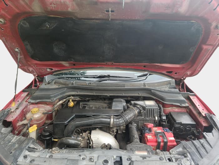 2019 Mahindra XUV300 W6 1.5 DIESEL, Diesel, Manual, 1,60,645 km, exterior