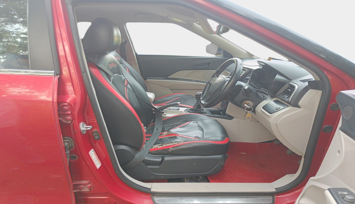 2019 Mahindra XUV300 W6 1.5 DIESEL, Diesel, Manual, 1,60,043 km, interior