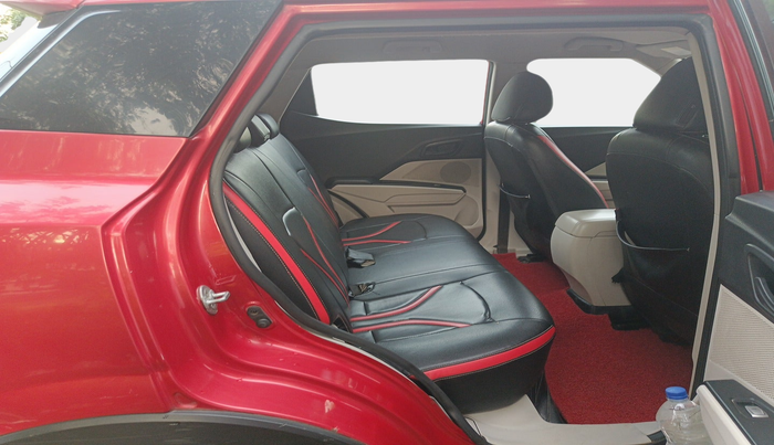 2019 Mahindra XUV300 W6 1.5 DIESEL, Diesel, Manual, 1,60,043 km, interior