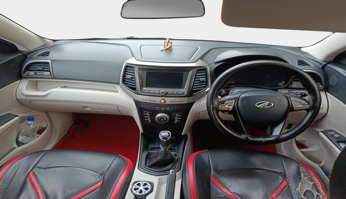 2019 Mahindra XUV300 W6 1.5 DIESEL, Diesel, Manual, 1,60,043 km, interior