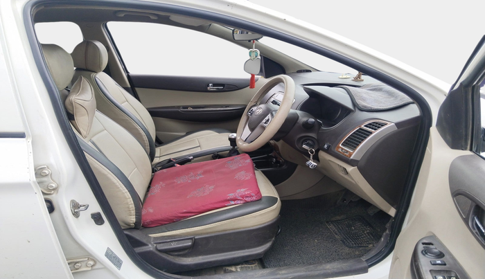 2011 Hyundai i20 SPORTZ 1.2, Petrol, Manual, 1,35,751 km, interior