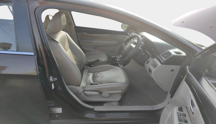 2015 Maruti Ciaz ZDI+ SHVS, Diesel, Manual, 2,11,359 km, interior