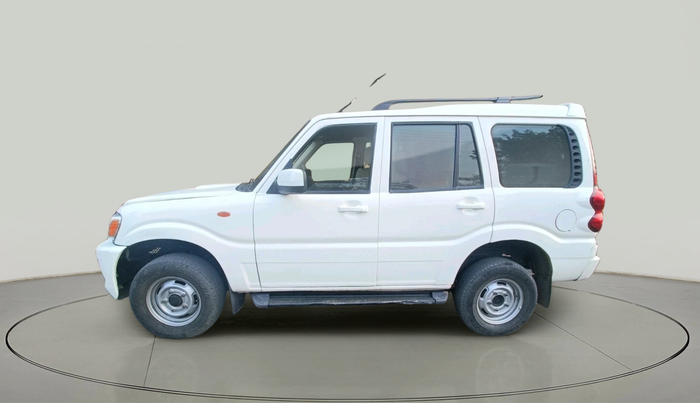 2013 Mahindra Scorpio EX M2DI, Diesel, Manual, 3,85,407 km, exterior