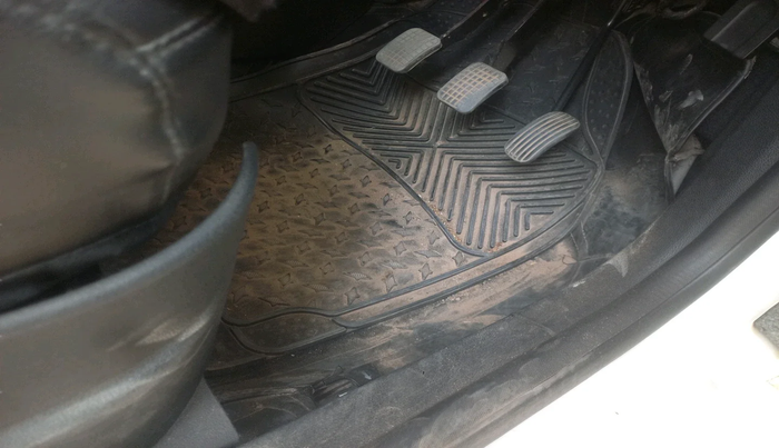 2016 Tata Tiago XT PETROL, Petrol, Manual, 1,90,196 km, interior