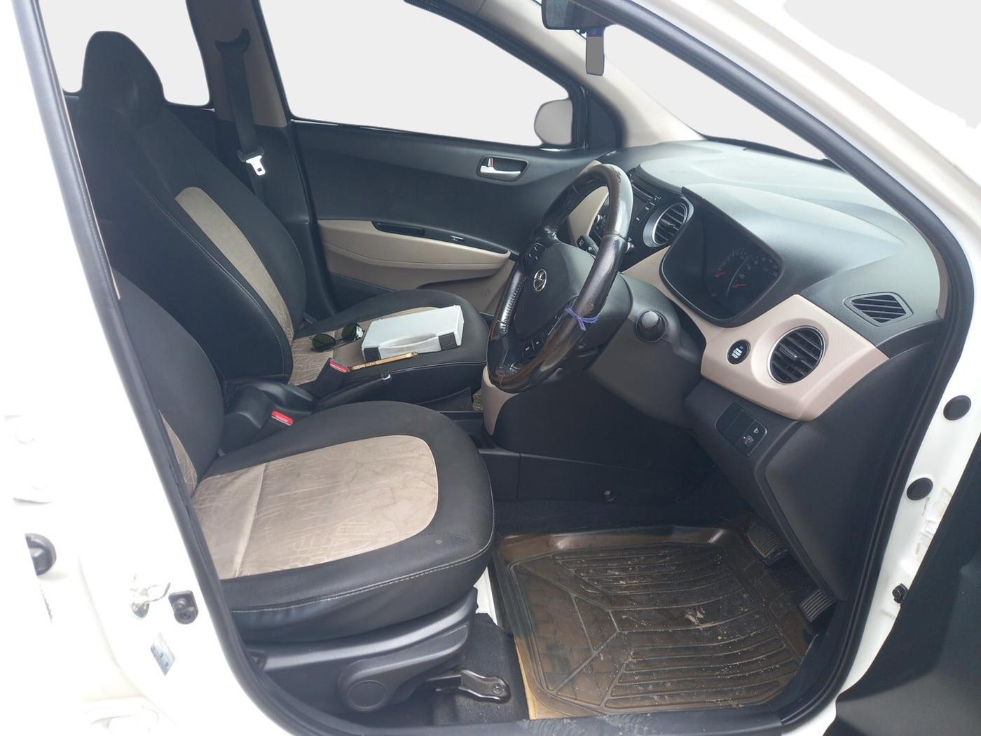 2014 Hyundai Grand i10 ASTA AT 1.2 KAPPA VTVT, Petrol, Automatic, 3,50,000 km, interior