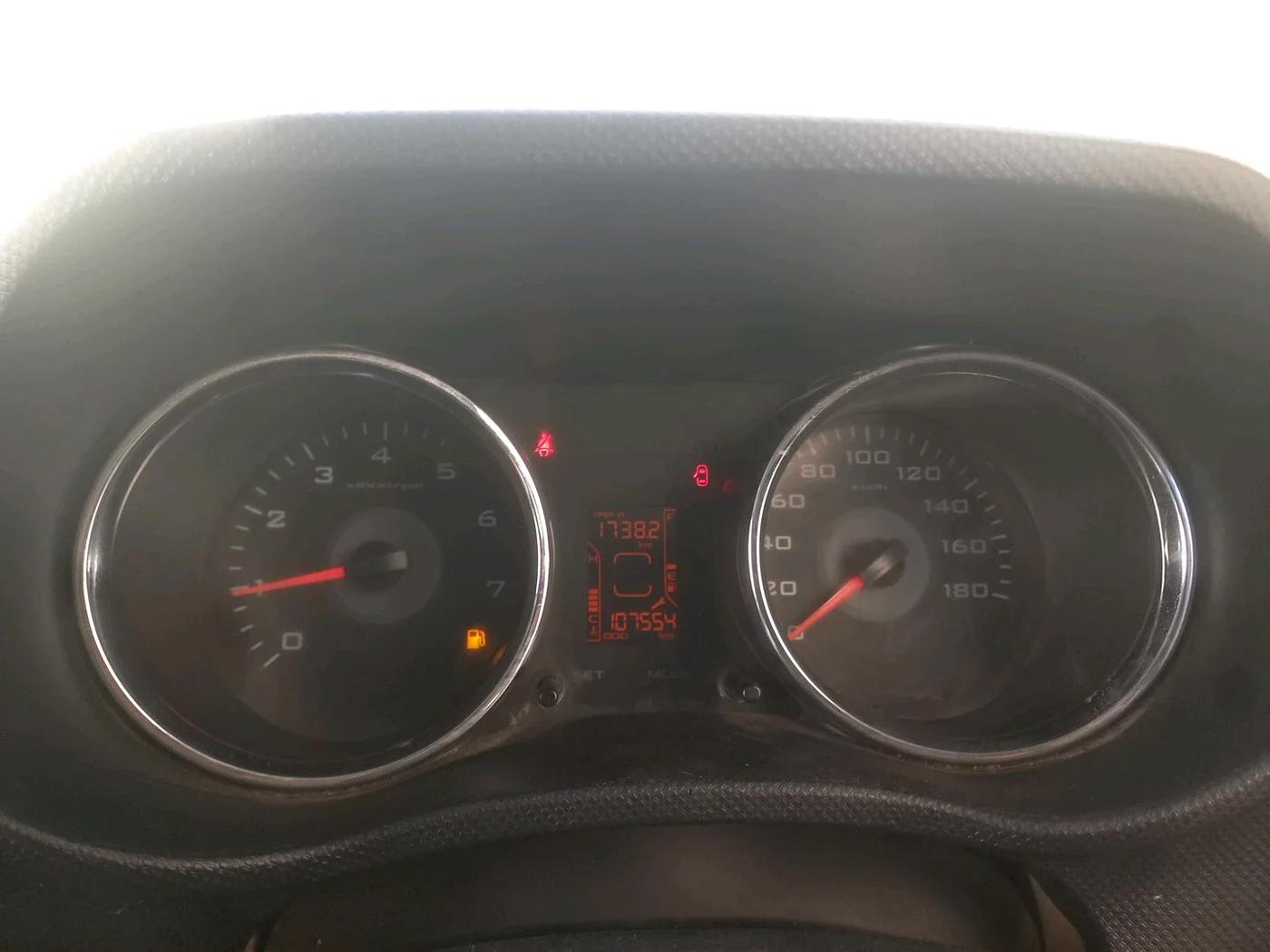2018 Mahindra TUV300 T8, Diesel, Manual, 1,07,554 km, interior