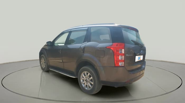 2017 Mahindra XUV500 W10, Diesel, Manual, 1,42,545 km, exterior