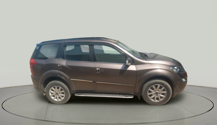 2017 Mahindra XUV500 W10, Diesel, Manual, 1,42,545 km, exterior