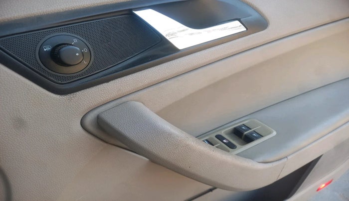 2013 Skoda Yeti AMBITION 2.0 TDI CR 4X2, Diesel, Manual, 73,307 km, interior