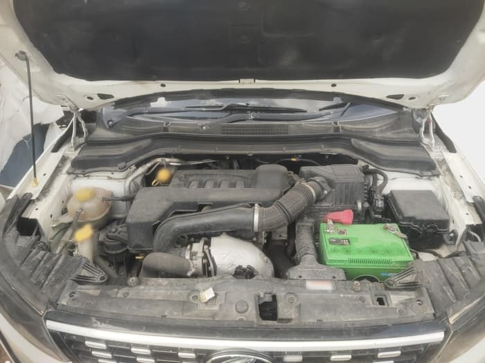 2019 Mahindra XUV300 W6 1.5 DIESEL, Diesel, Manual, 91,003 km, exterior