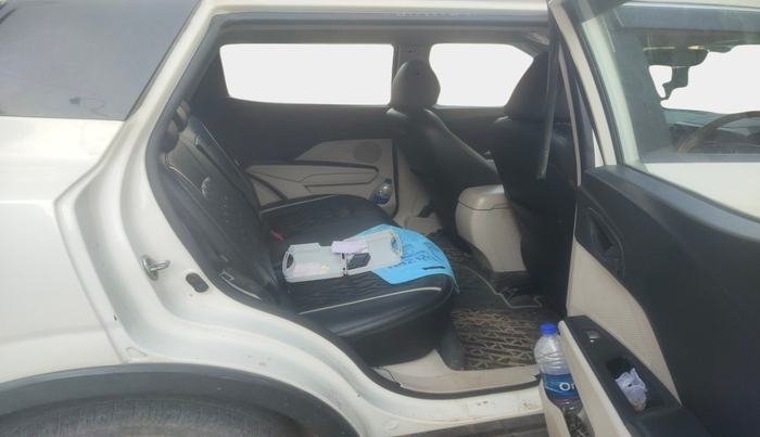 2019 Mahindra XUV300 W6 1.5 DIESEL, Diesel, Manual, 91,003 km, interior