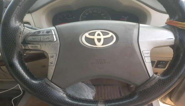 2012 Toyota Innova VX 2.5 7 STR, Diesel, Manual, 1,33,879 km, interior