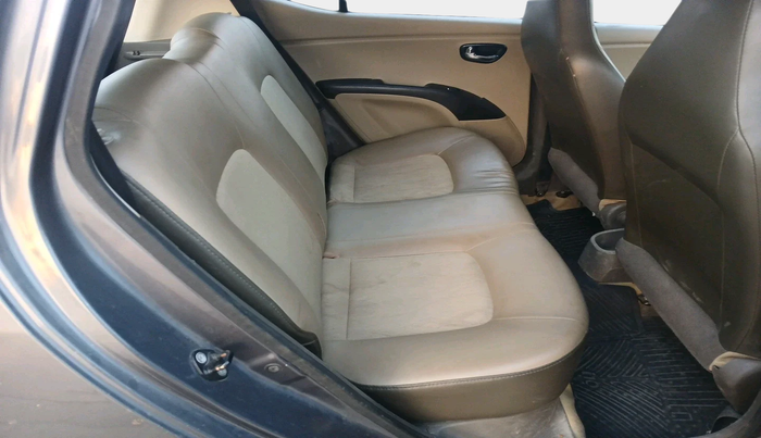 2015 Hyundai i10 SPORTZ 1.1, Petrol, Manual, 99,350 km, interior