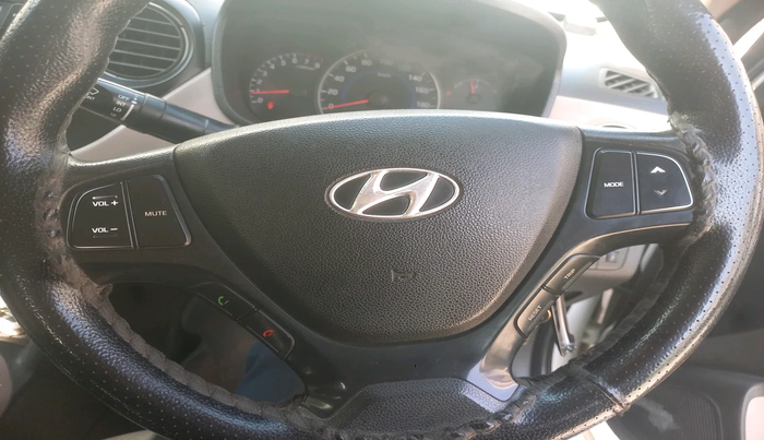 2015 Hyundai Grand i10 SPORTZ 1.2 KAPPA VTVT, Petrol, Manual, 1,41,540 km, interior