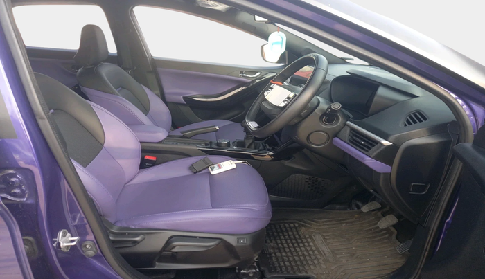 2024 Tata NEXON FEARLESS PURPLE + SUNROOF DUAL TONE 1.2 PETROL, Petrol, Manual, 2,775 km, interior