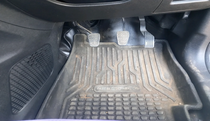 2024 Tata NEXON FEARLESS PURPLE + SUNROOF DUAL TONE 1.2 PETROL, Petrol, Manual, 2,775 km, interior