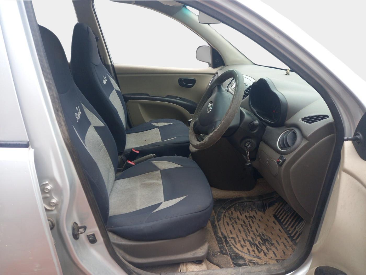 2015 Hyundai i10 MAGNA 1.1, Petrol, Manual, 1,60,013 km, interior