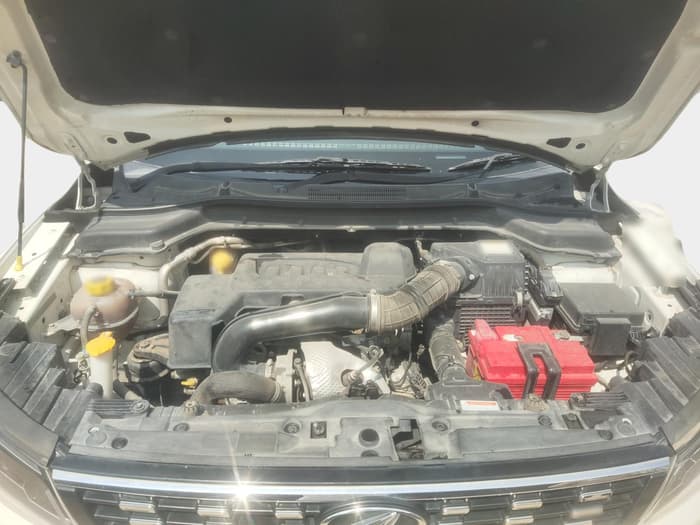 2020 Mahindra XUV300 W8 1.5 DIESEL, Diesel, Manual, 51,128 km, exterior