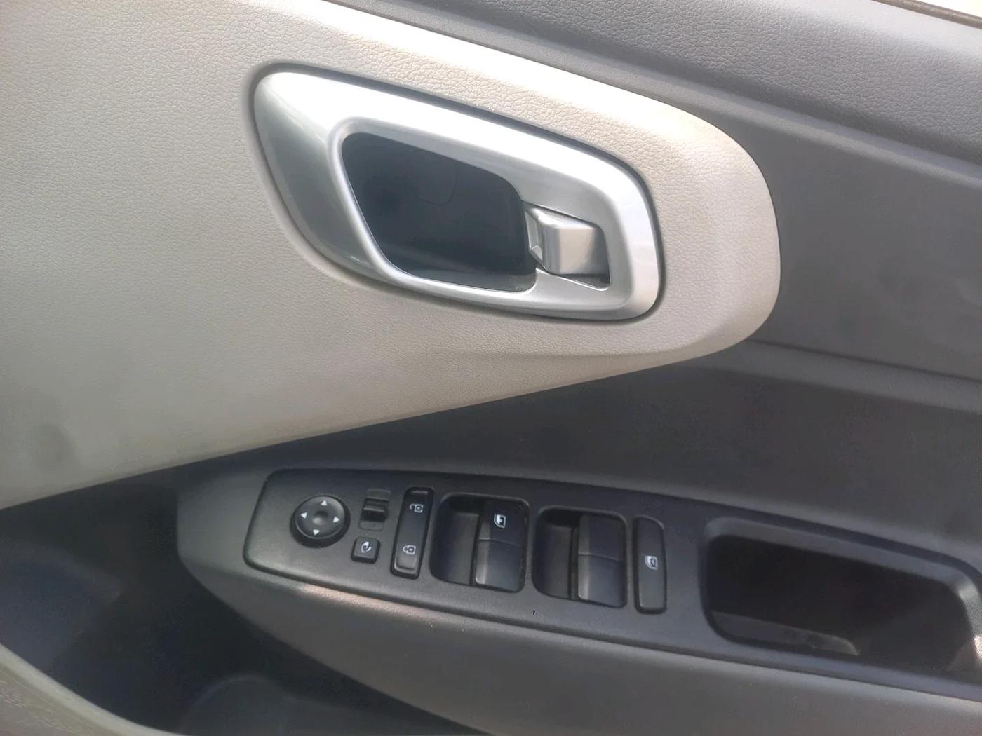 2023 Hyundai AURA SX 1.2 CNG, CNG, Manual, 16,311 km, interior