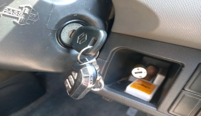 2012 Maruti Wagon R 1.0 LXI, CNG, Manual, 1,36,535 km, interior