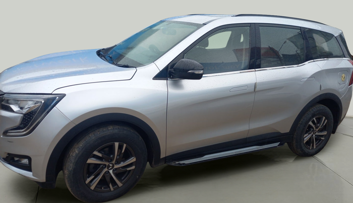 2023 Mahindra XUV700 AX 5 D MT 5 STR, Diesel, Manual, 21,252 km, exterior