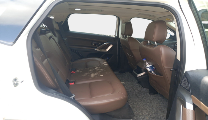 2020 Tata Harrier XZA PLUS 2.0L, Diesel, Automatic, 1,31,139 km, interior