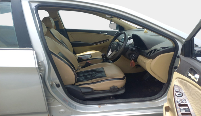 2013 Hyundai Verna FLUIDIC 1.6 CRDI SX, Diesel, Manual, 82,771 km, interior