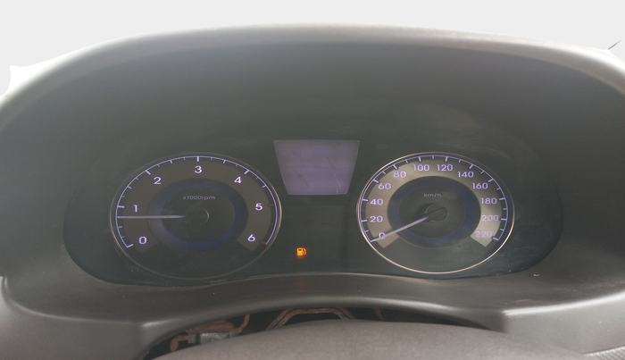 2013 Hyundai Verna FLUIDIC 1.6 CRDI SX, Diesel, Manual, 82,771 km, interior